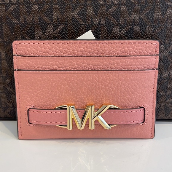 MICHAEL KORS
Reed Large Pebbled Leather Card Holder Case
Primrose 
NWT - Picture 9 of 16